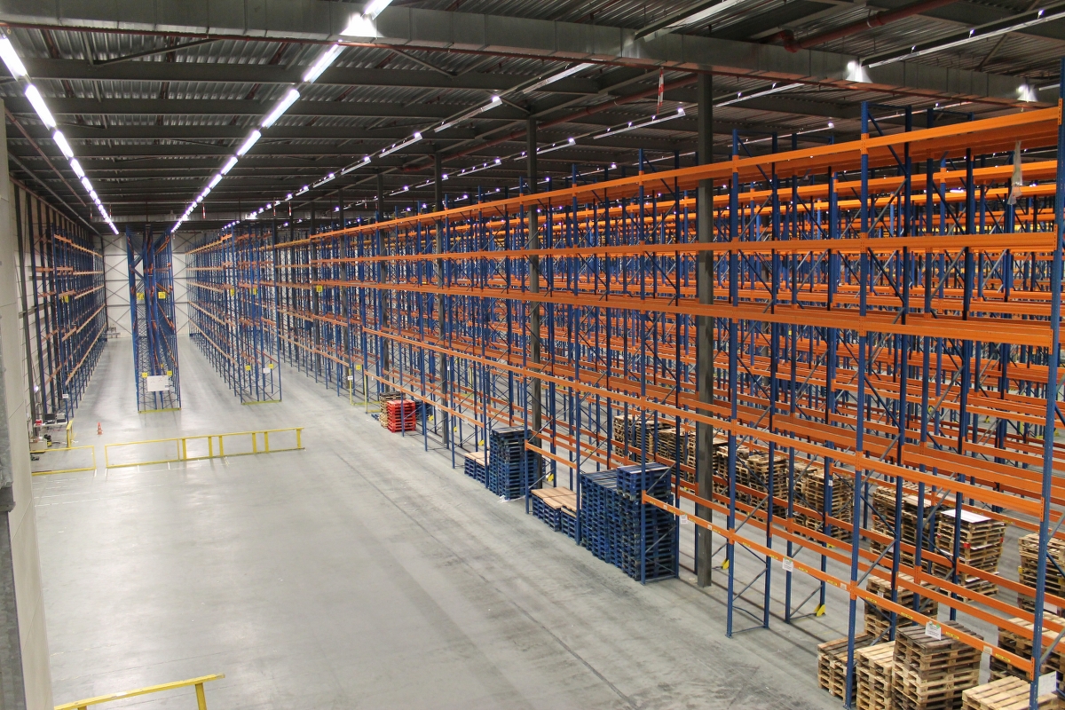 Opbouw palletstelling in Tilburg HKM magazijninrichter